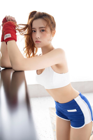 小孩姐姐吃巴雷特视频在线观看